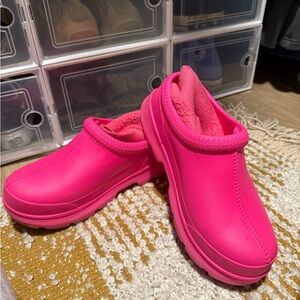 UGG rubber clogs